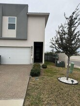 Building Photo - 9926 Kaspar Dr