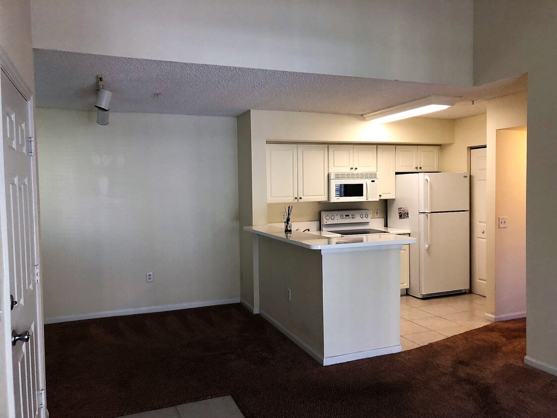 Primary Photo - 1150 Wildwood Lakes Blvd