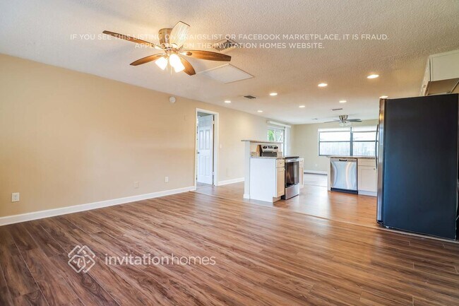 Foto del edificio - 2065 Briarwood St