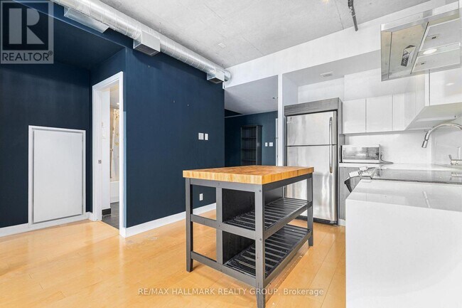 Photo du bâtiment - 360 McLeod St