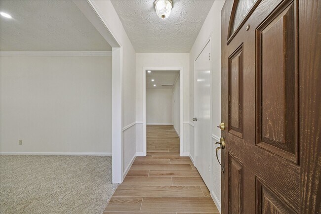 Foto del edificio - 9631 Philmont Dr