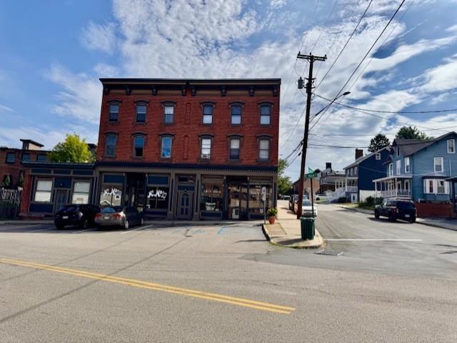 Foto principal - 20 E Main St