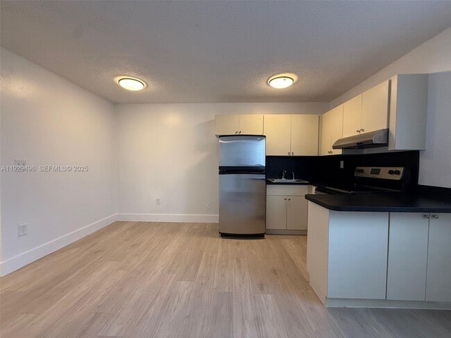 Foto del edificio - 131 NW 77th St