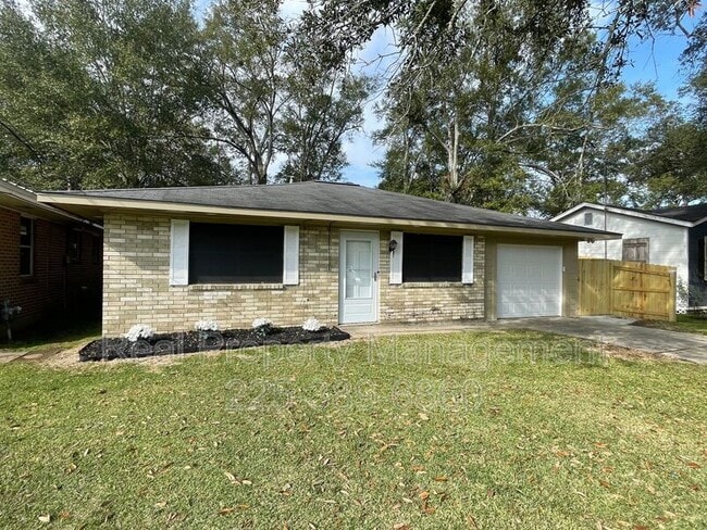 Building Photo - 4225 W Central Ave