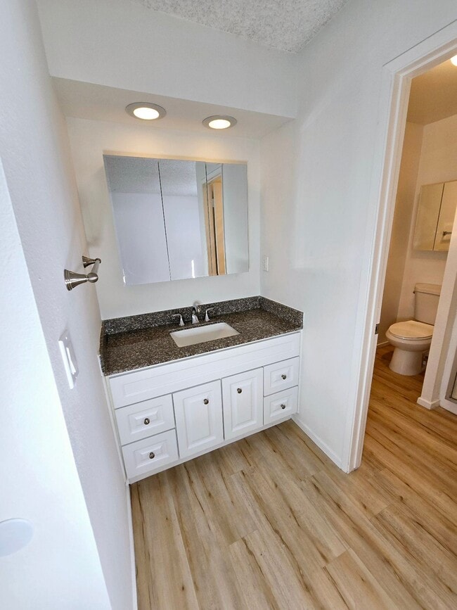 Foto del edificio - Harmony Court Apartments