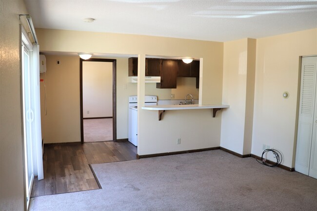 DIning room - 795 4th Ave