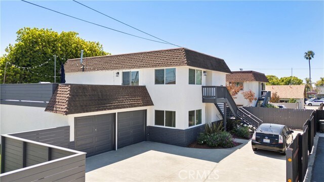 Primary Photo - 2049 Tustin Ave
