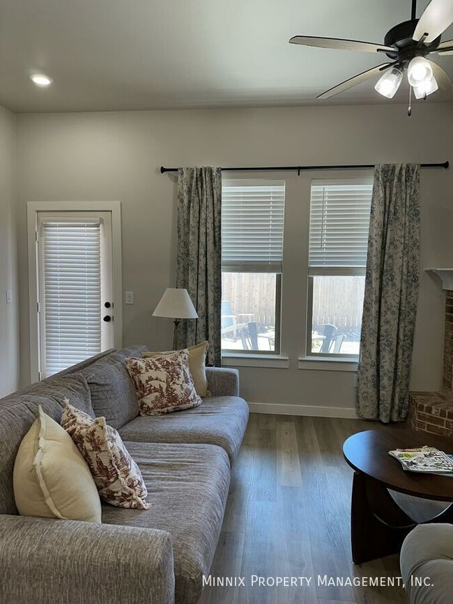 Foto del edificio - 2923 137th St