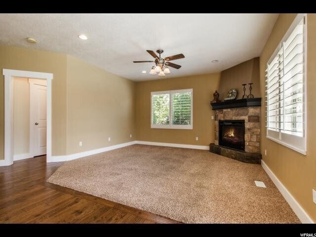 Building Photo - Beautiful 4 Bd 2.5 Bath Home in Sandy