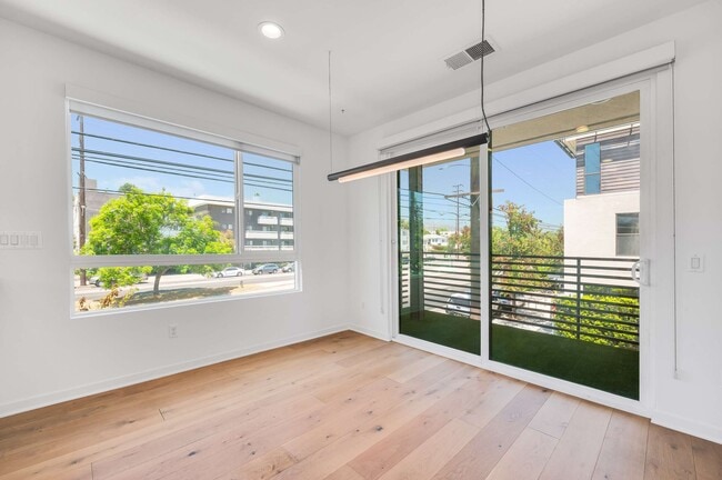 Building Photo - 4320 N Eagle Rock Blvd