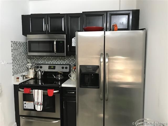Building Photo - 4200  Hillcrest Dr  409 Hollywood FL 33021