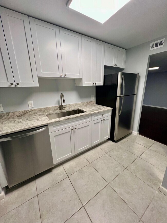Foto del edificio - 5600 N Flagler Dr