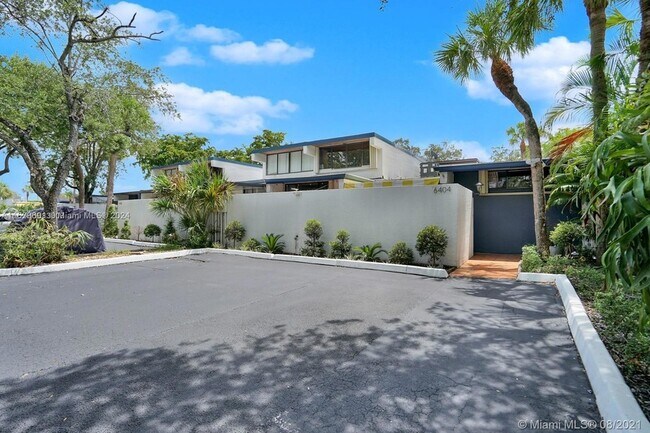 Foto del edificio - 6404 Windmill Gate Road