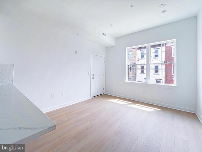 Foto del edificio - 2403-2407 W Thompson St