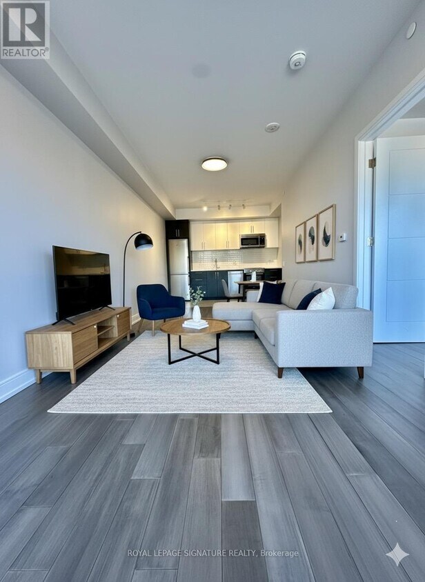 Primary Photo - 2525 Bathurst St