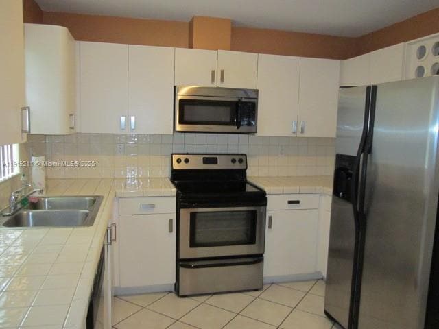 Building Photo - 960 SW 95th Ave