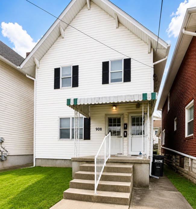Building Photo - 908 North St