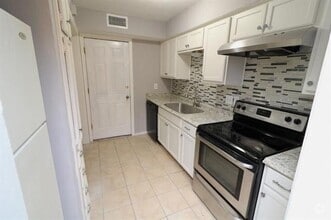 Building Photo - 806 Courtenay Pl