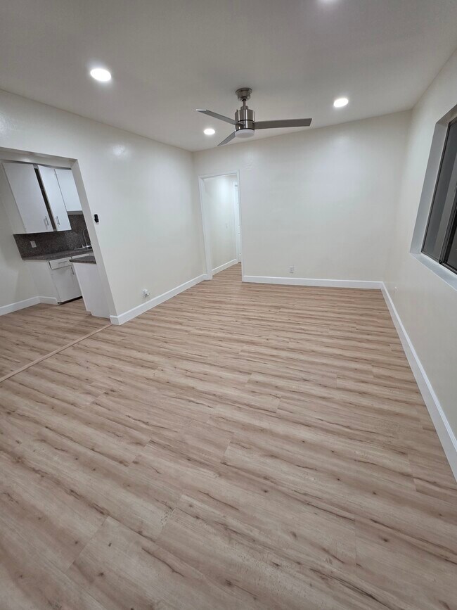 sala de estar - 326 N Breed St