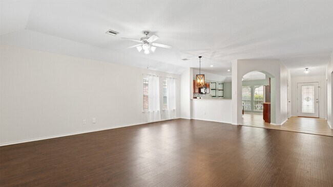 Foto del edificio - 22848 Lantern Hills Dr