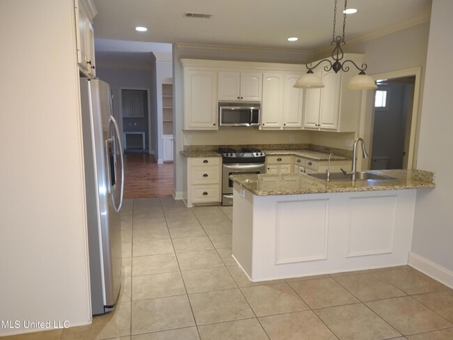 Photo - 103 Hallmark Pl House