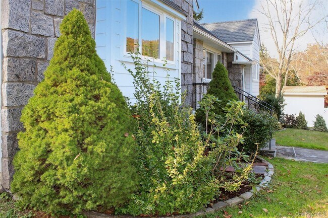 Foto del edificio - 80 Pines Bridge Rd