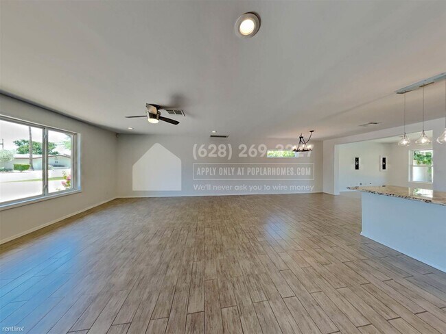 Foto del edificio - 4 br, 3 bath House - 8432 E Sage Dr -