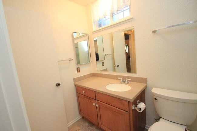 Building Photo - This lovely North Oxnard 4 bedroom 2 bath home with Vintage Oxnard Vides!!! COMING SOON