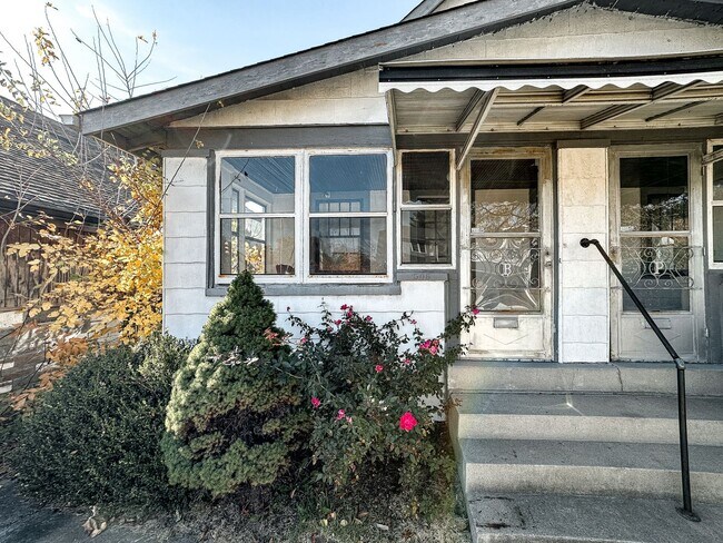 Foto del edificio - 508-508 Emerson Ave