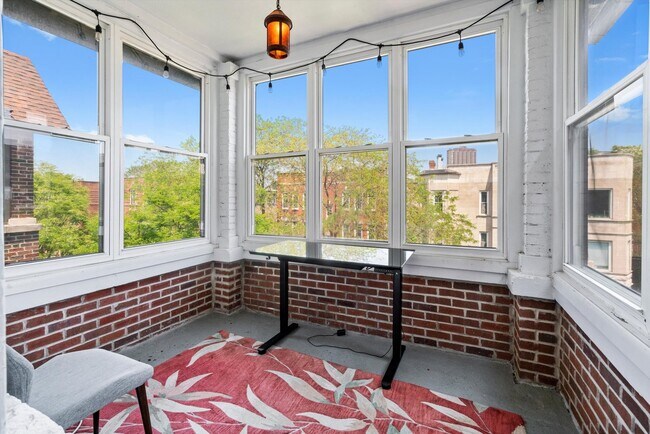 Foto del edificio - 629 W Buckingham Pl