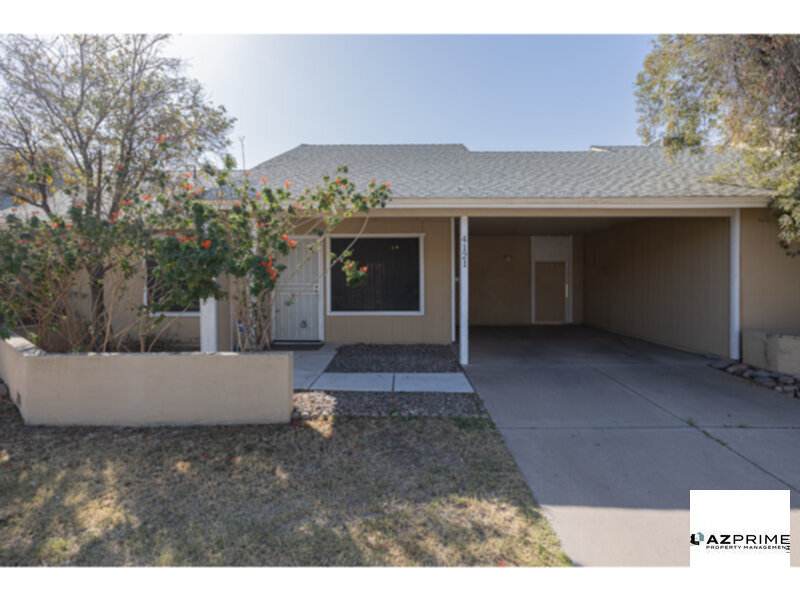 Primary Photo - Step into this Stylish 2/1 Phoenix Townhouse