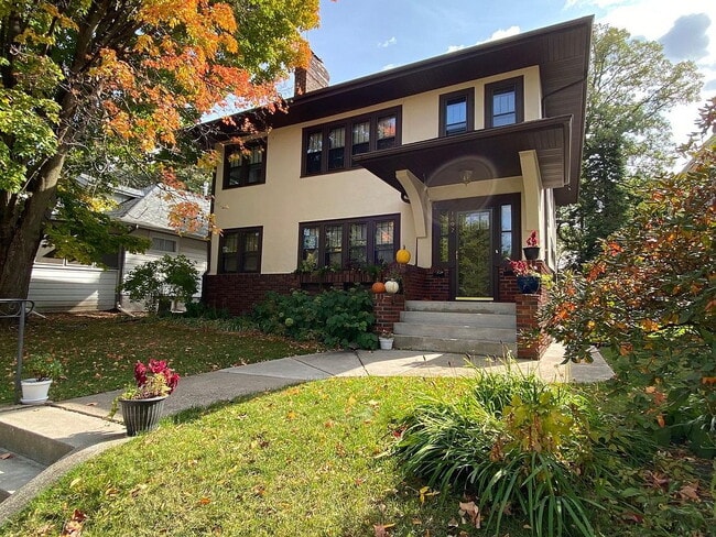 Foto del edificio - 1892 Lincoln Ave