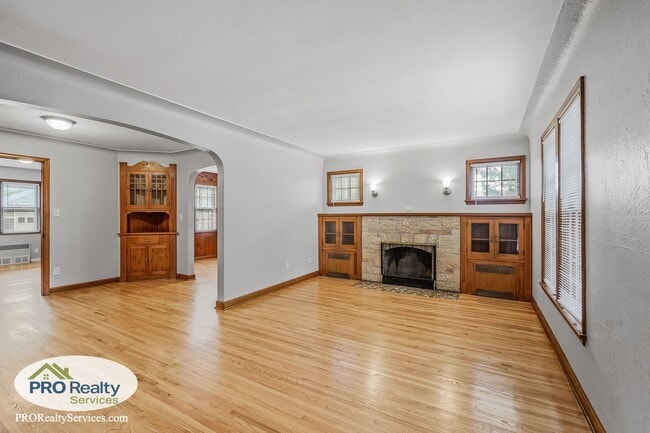 Building Photo - 3 Bedroom Home in St. Paul