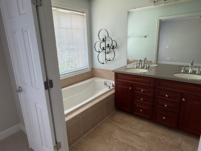 Building Photo - 14669 Crossfield Way