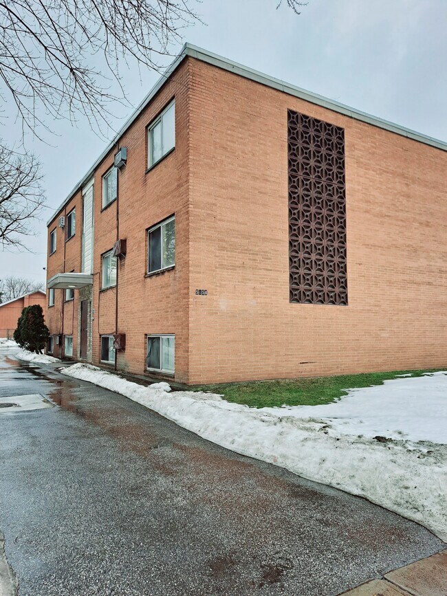 5058 Broadway Ave Unit 11, Cleveland, OH 44127 5058 Broadway Ave Cleveland, OH Apartments