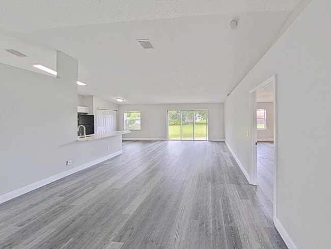 Building Photo - Beautiful 3 Bedroom Indian Trails Home!