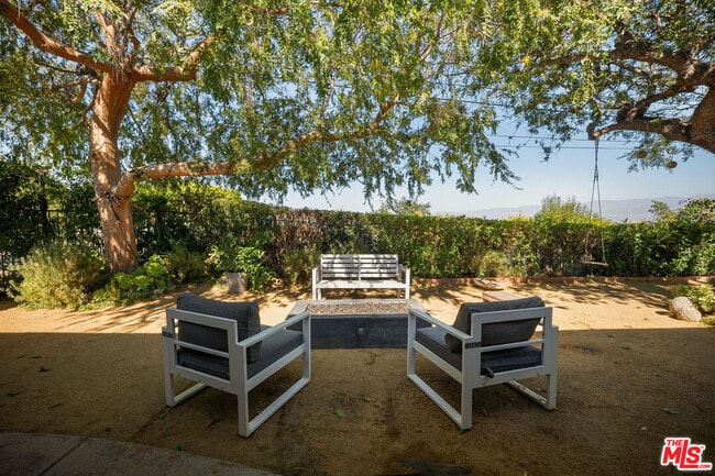 Foto del edificio - 11460 Laurelcrest Rd