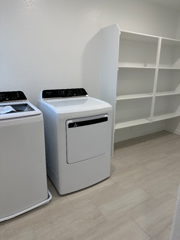 Building Photo - 5318 Lake Mary Dr