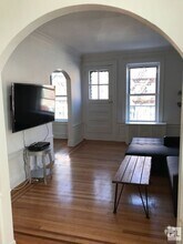 Building Photo - Beautifully Renovated 3-Bedroom with Priva...