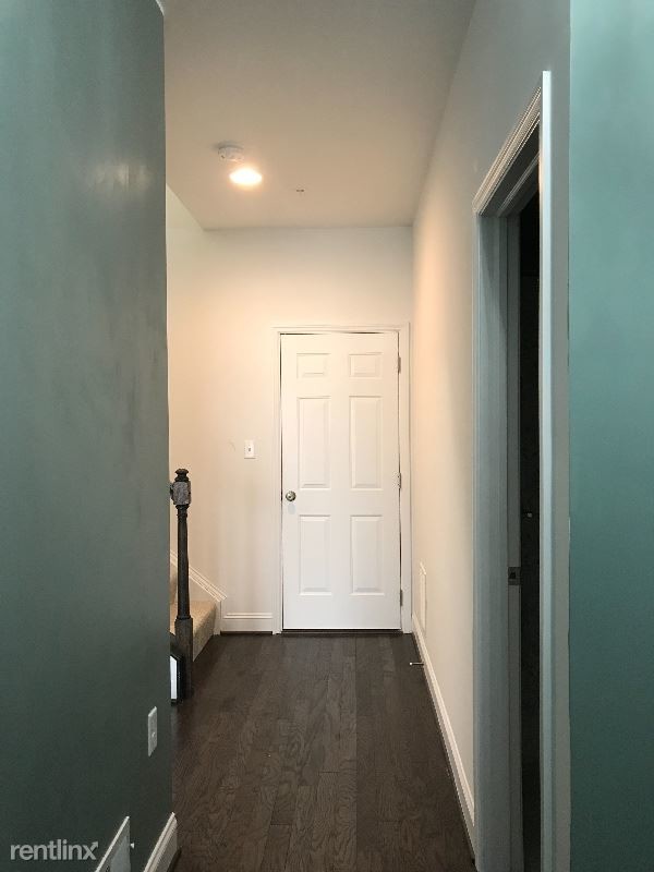 Foto del edificio - 3 br, 4 bath Townhome - 606 Mayer Pl.