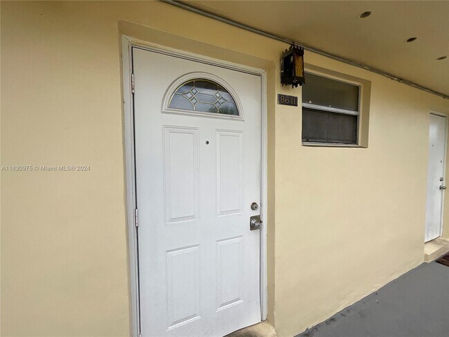 Building Photo - 8611 SW 137th Ave
