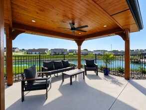 Building Photo - 105 Pinnacle
