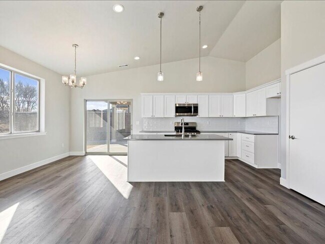 Building Photo - 3425 S Van Buren