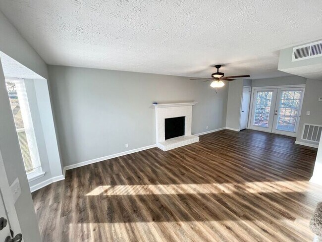 Foto del edificio - 920 Ilawood Dr