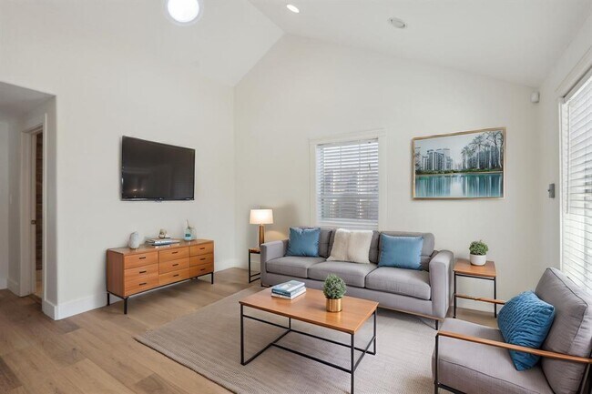 Foto del edificio - 2110 E 16th St