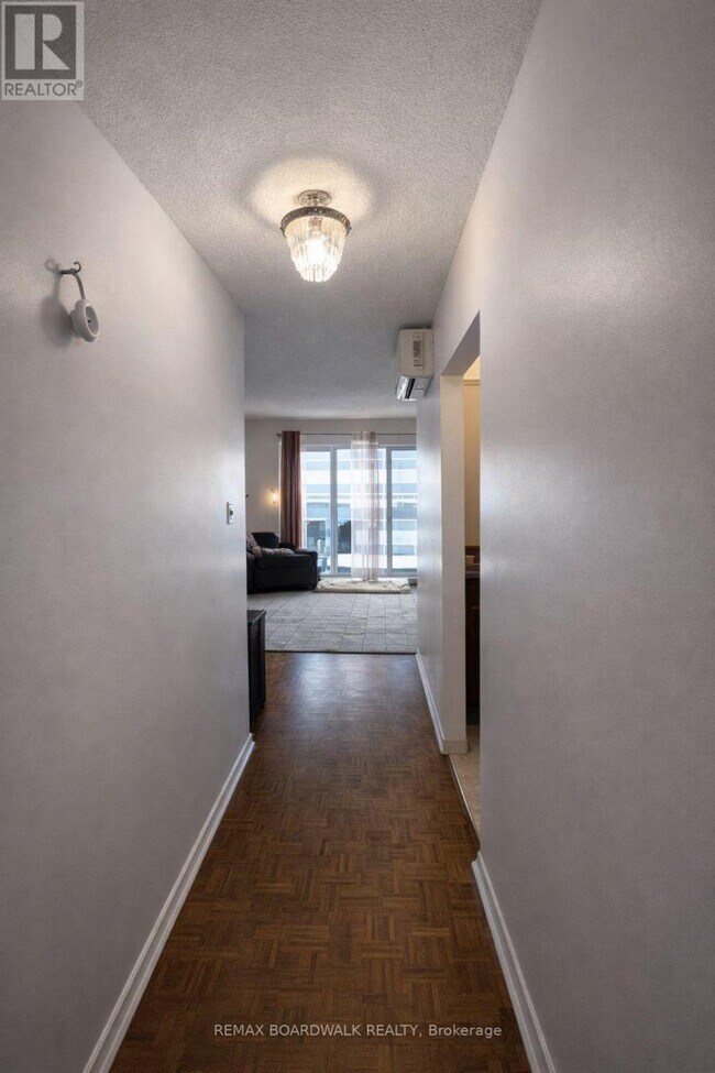 Photo du bâtiment - 158 McArthur Ave.