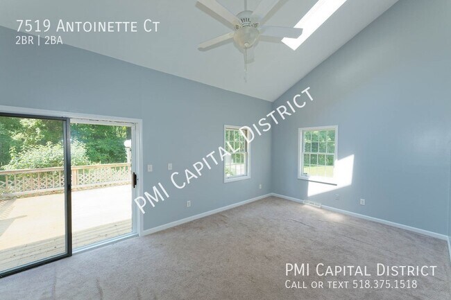 Building Photo - Beautiful 2BR / 2BA Townhouse w/ Attached ...