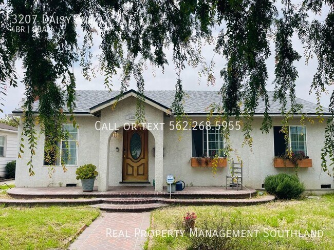 Building Photo - Remodelled 4 Bedroom Home Plus Office with...