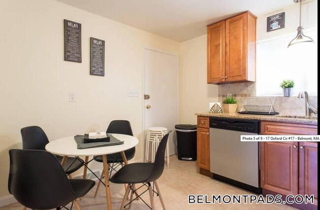 Building Photo - 17 Oxford Cir