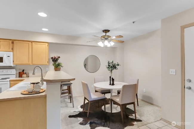 Building Photo - 1001 W Casino Rd